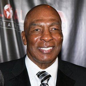 earnie shavers net worth  The judges, including referee John LoBianco (9-5-1), Tony Castellano (9-6) and Eva Shain (9-6), who became the first woman to judge a world heavyweight title fight that